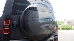 LAND ROVER DEFENDER 3.0 D300 Outbound 130 5dr Auto 3282269