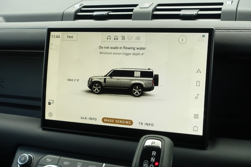  LAND ROVER DEFENDER 3.0 D300 Outbound 130 5dr Auto 3282235