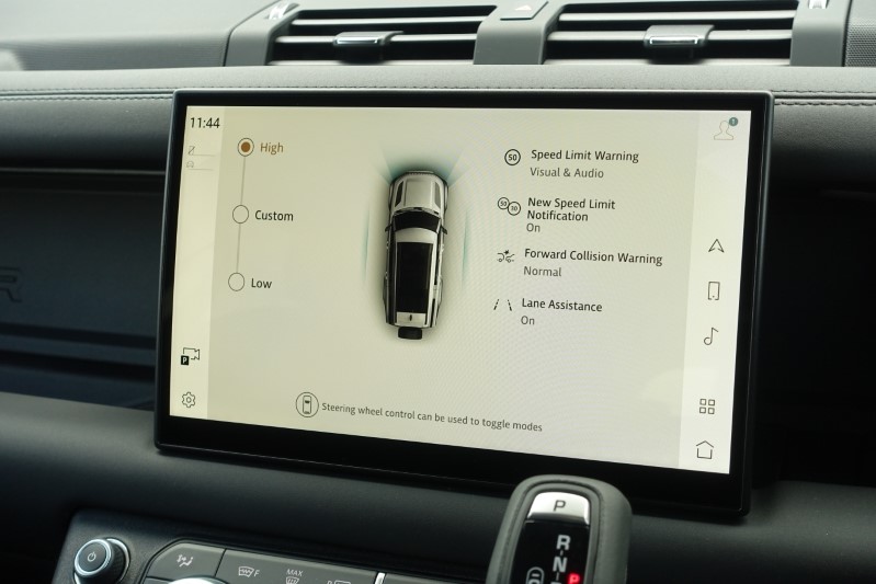  LAND ROVER DEFENDER 3.0 D300 Outbound 130 5dr Auto 3282236