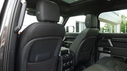 LAND ROVER DEFENDER 3.0 D300 Outbound 130 5dr Auto 3282256
