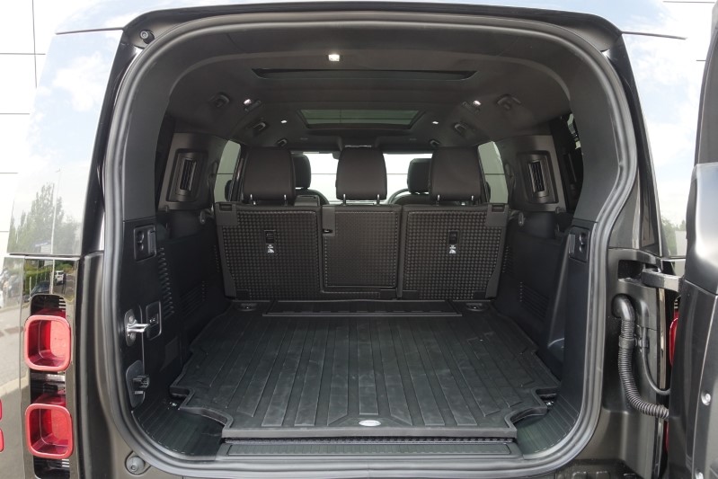  LAND ROVER DEFENDER 3.0 D300 Outbound 130 5dr Auto 3282251