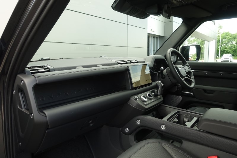  LAND ROVER DEFENDER 3.0 D300 Outbound 130 5dr Auto 3282259