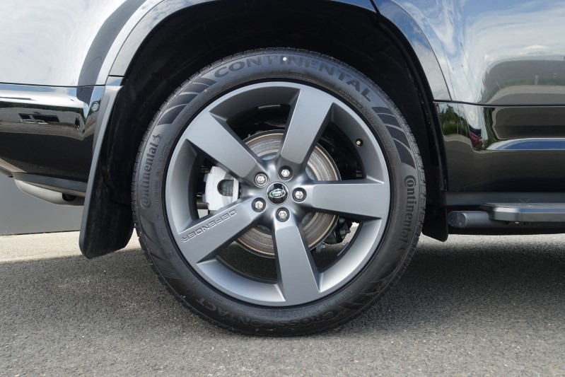  LAND ROVER DEFENDER 3.0 D300 Outbound 130 5dr Auto 3282267