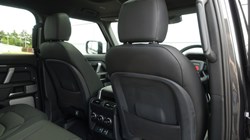 LAND ROVER DEFENDER 3.0 D300 Outbound 130 5dr Auto 3282248