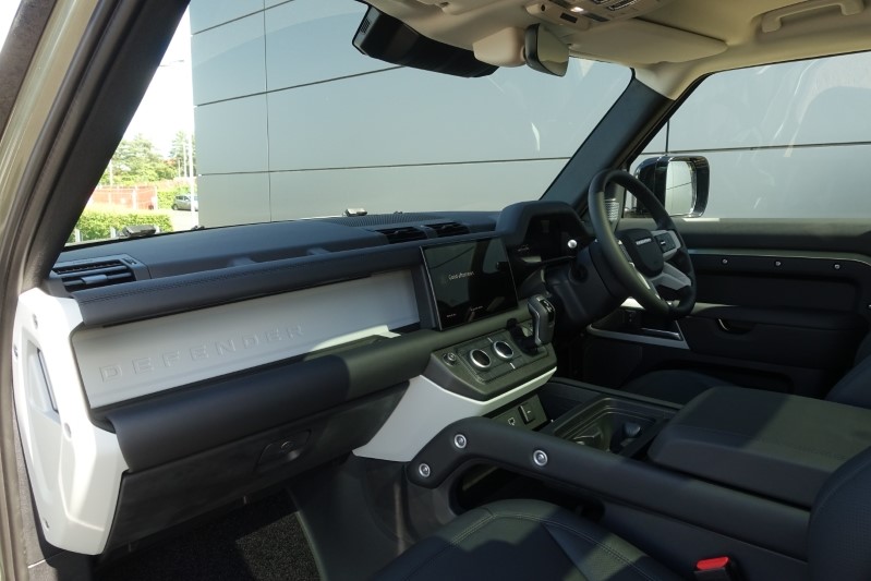  LAND ROVER DEFENDER 3.0 D250 HSE 90 3dr Auto 3278680