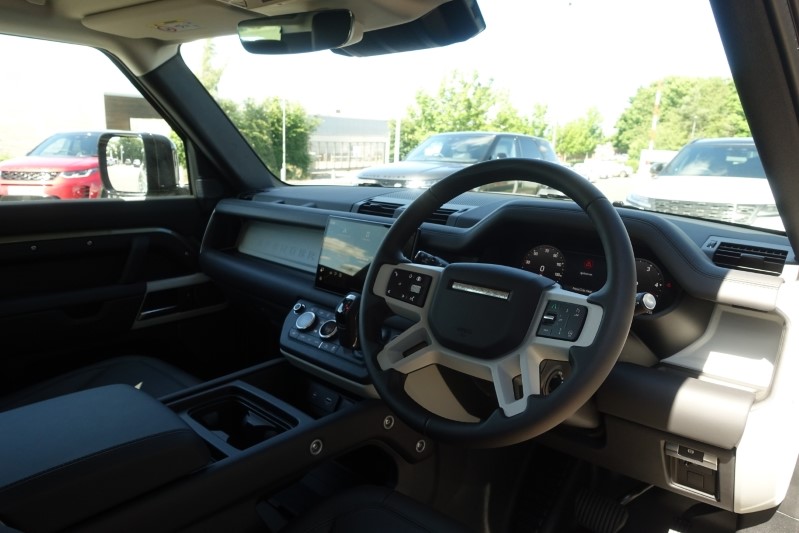  LAND ROVER DEFENDER 3.0 D250 HSE 90 3dr Auto 3278669