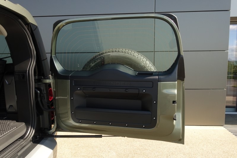  LAND ROVER DEFENDER 3.0 D250 HSE 90 3dr Auto 3278678