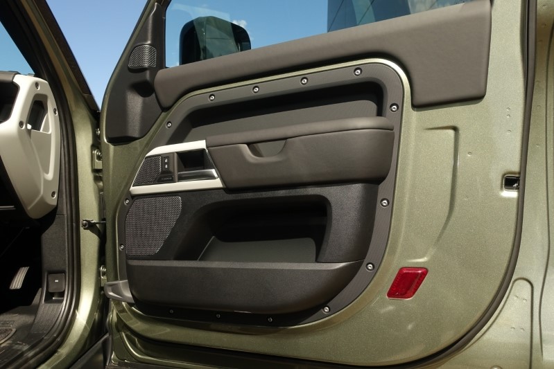  LAND ROVER DEFENDER 3.0 D250 HSE 90 3dr Auto 3278676