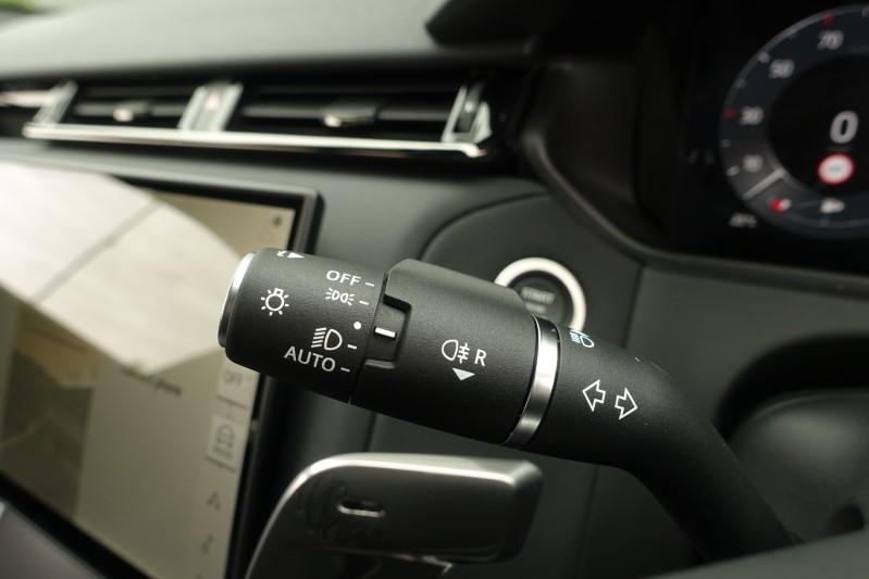 2024 (74) LAND ROVER RANGE ROVER VELAR 2.0 D200 MHEV Dynamic SE 5dr Auto 3422818