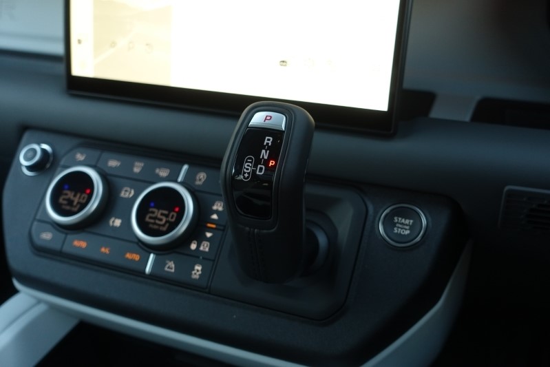  LAND ROVER DEFENDER 3.0 D350 X-Dynamic HSE 110 5dr Auto 3948665