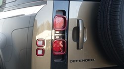 LAND ROVER DEFENDER 3.0 D350 X-Dynamic HSE 110 5dr Auto 3948670