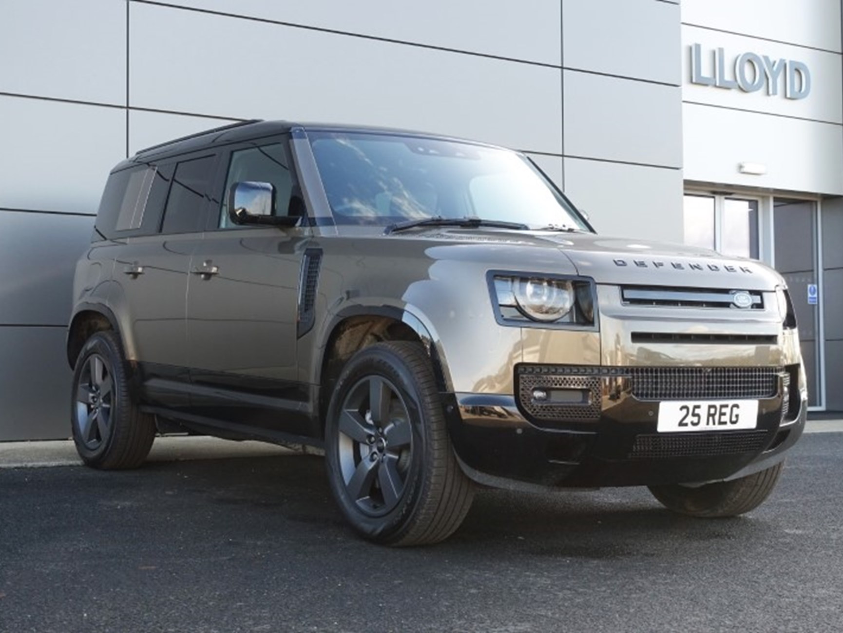 New LAND ROVER DEFENDER 3.0 D350 X-Dynamic HSE 110 5dr Auto Gondwana ...