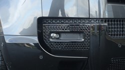 LAND ROVER DEFENDER 3.0 D350 X-Dynamic HSE 130 5dr Auto 4764778