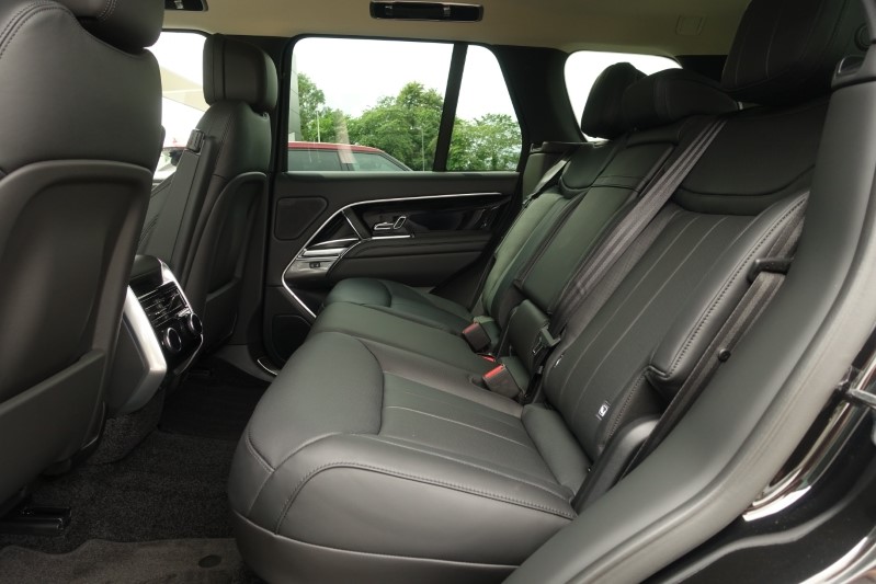  LAND ROVER RANGE ROVER 3.0 D350 SE 4dr Auto 4619291