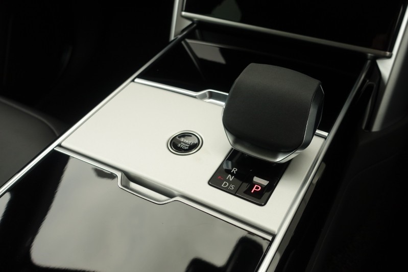  LAND ROVER RANGE ROVER 3.0 D350 SE 4dr Auto 4619233