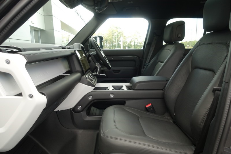  LAND ROVER DEFENDER 3.0 D350 X-Dynamic HSE 130 5dr Auto 4592849