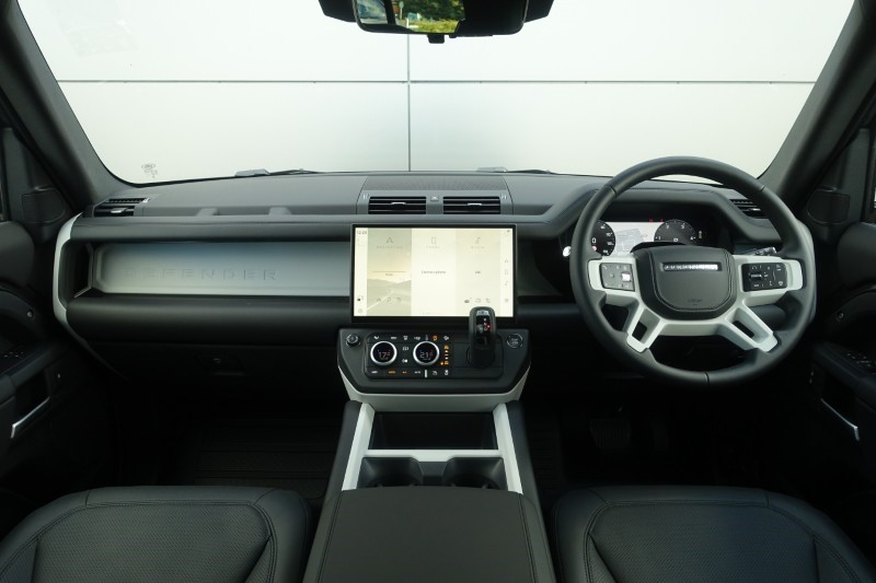  LAND ROVER DEFENDER 3.0 D350 X-Dynamic HSE 130 5dr Auto 4592855