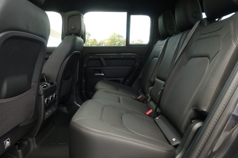  LAND ROVER DEFENDER 3.0 D350 X-Dynamic HSE 130 5dr Auto 4592850