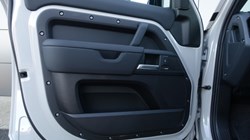 LAND ROVER DEFENDER 3.0 D350 X-Dynamic SE 110 5dr Auto 5306910