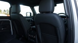 LAND ROVER DEFENDER 3.0 D350 X-Dynamic SE 110 5dr Auto 5306904