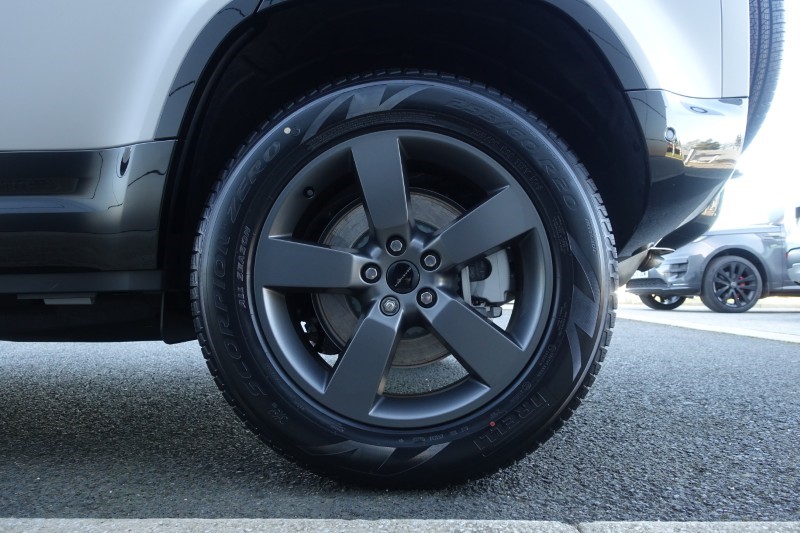  LAND ROVER DEFENDER 3.0 D350 X-Dynamic SE 110 5dr Auto 5306876