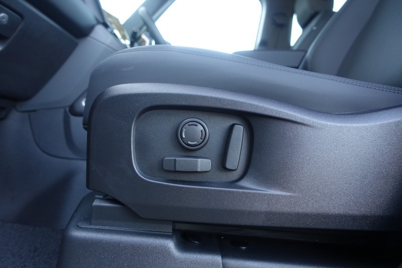  LAND ROVER DEFENDER 3.0 D350 X-Dynamic SE 110 5dr Auto 5306912