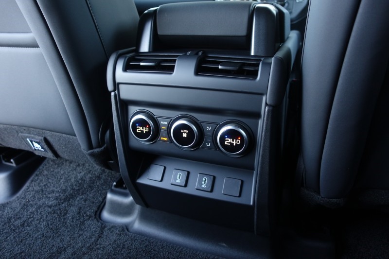  LAND ROVER DEFENDER 3.0 D350 X-Dynamic SE 110 5dr Auto 5306863