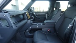 LAND ROVER DEFENDER 3.0 D350 X-Dynamic SE 110 5dr Auto 5306848
