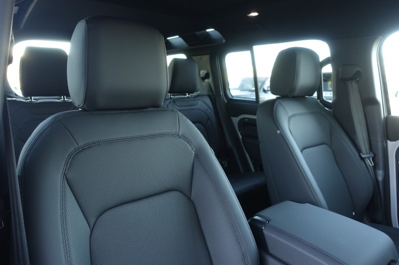  LAND ROVER DEFENDER 3.0 D350 X-Dynamic SE 110 5dr Auto 5306898