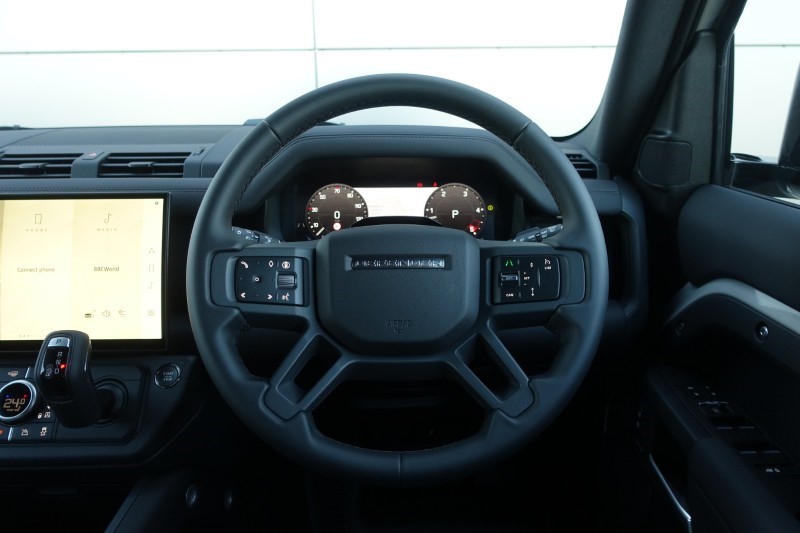  LAND ROVER DEFENDER 3.0 D350 X-Dynamic SE 110 5dr Auto 5306860