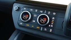 LAND ROVER DEFENDER 3.0 D350 X-Dynamic SE 110 5dr Auto 5306895