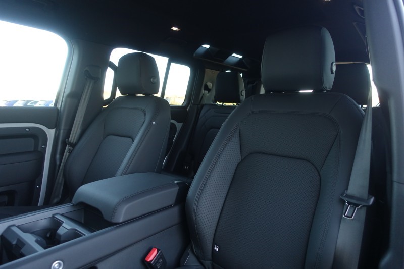  LAND ROVER DEFENDER 3.0 D350 X-Dynamic SE 110 5dr Auto 5306913