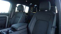 LAND ROVER DEFENDER 3.0 D350 X-Dynamic SE 110 5dr Auto 5306913
