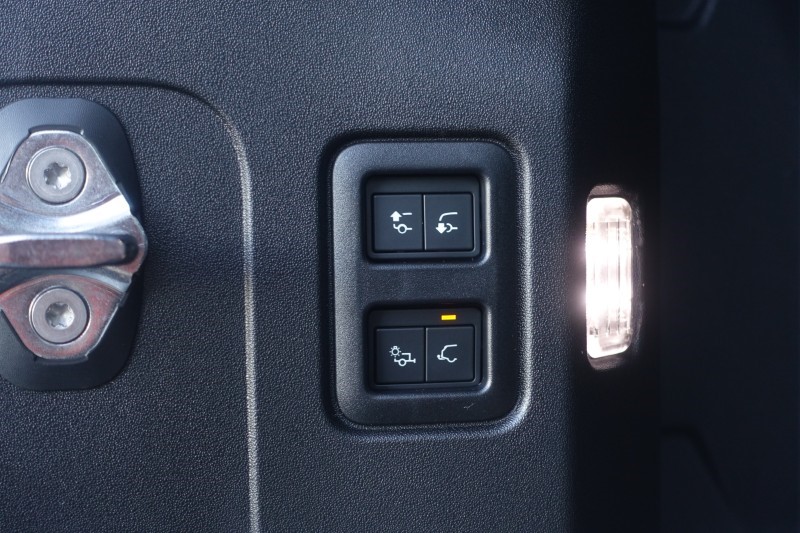  LAND ROVER DEFENDER 3.0 D350 X-Dynamic SE 110 5dr Auto 5306883