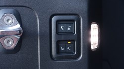 LAND ROVER DEFENDER 3.0 D350 X-Dynamic SE 110 5dr Auto 5306883