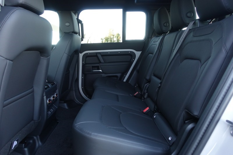  LAND ROVER DEFENDER 3.0 D350 X-Dynamic SE 110 5dr Auto 5306849