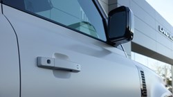 LAND ROVER DEFENDER 3.0 D350 X-Dynamic SE 110 5dr Auto 5306868