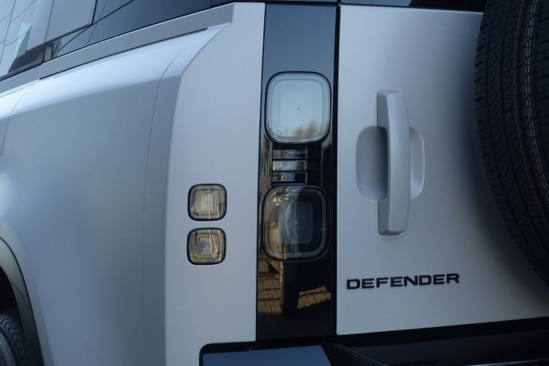  LAND ROVER DEFENDER 3.0 D350 X-Dynamic SE 110 5dr Auto 5306874