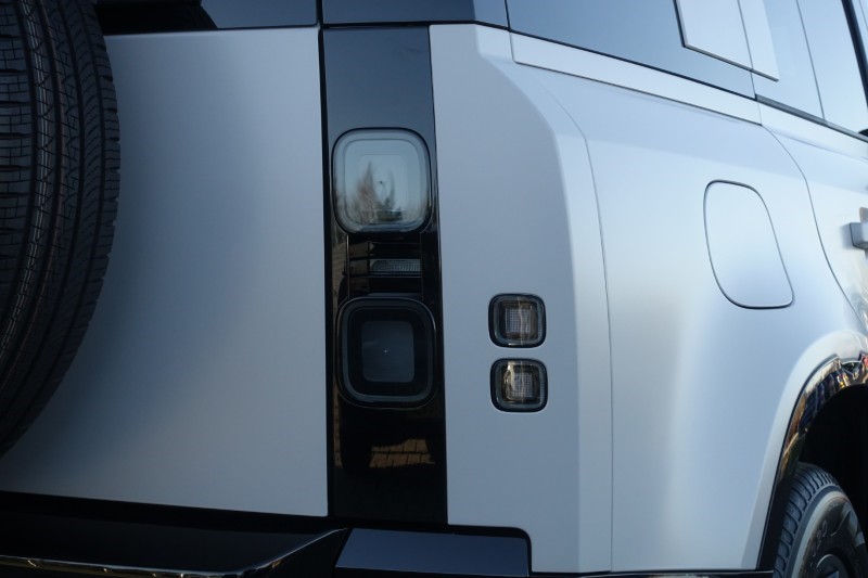  LAND ROVER DEFENDER 3.0 D350 X-Dynamic SE 110 5dr Auto 5306871