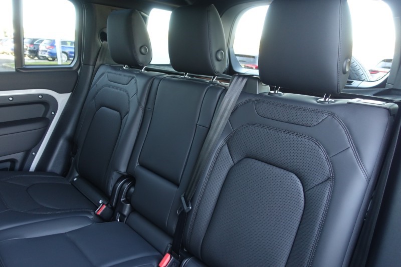  LAND ROVER DEFENDER 3.0 D350 X-Dynamic SE 110 5dr Auto 5306909