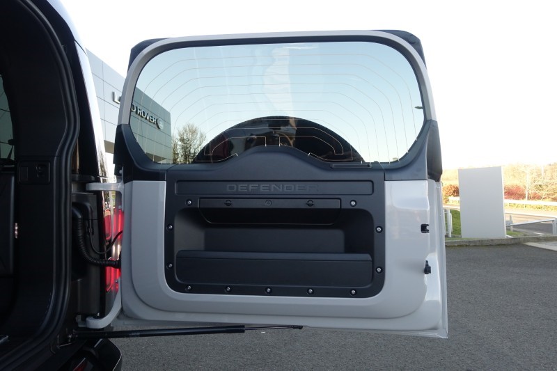  LAND ROVER DEFENDER 3.0 D350 X-Dynamic SE 110 5dr Auto 5306882