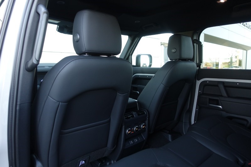  LAND ROVER DEFENDER 3.0 D350 X-Dynamic SE 110 5dr Auto 5306908