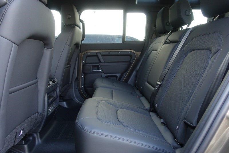  LAND ROVER DEFENDER 3.0 D350 X-Dynamic SE 110 5dr Auto 5305523