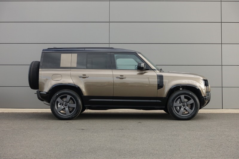  LAND ROVER DEFENDER 3.0 D350 X-Dynamic SE 110 5dr Auto 5305524