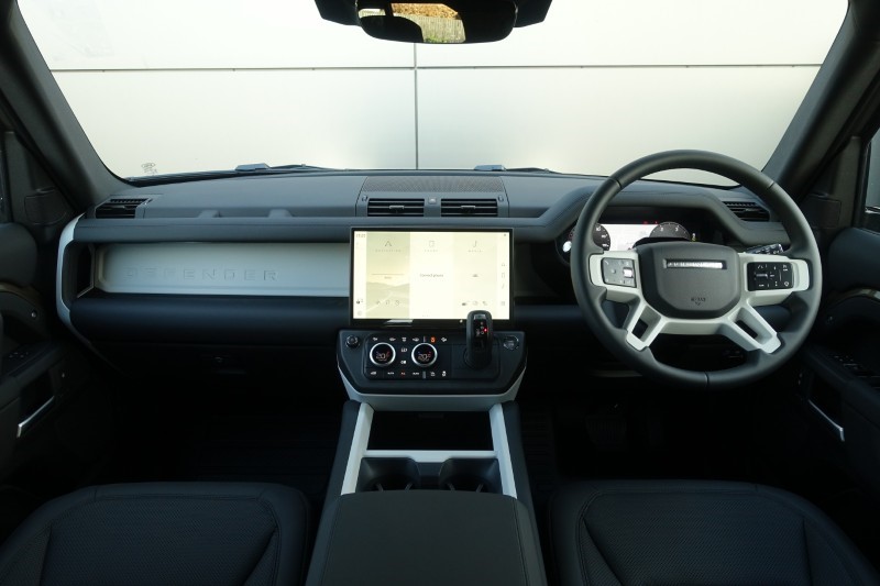  LAND ROVER DEFENDER 3.0 D350 X-Dynamic SE 110 5dr Auto 5305528