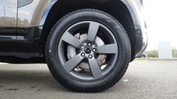 LAND ROVER DEFENDER 3.0 D350 X-Dynamic SE 110 5dr Auto 5305527
