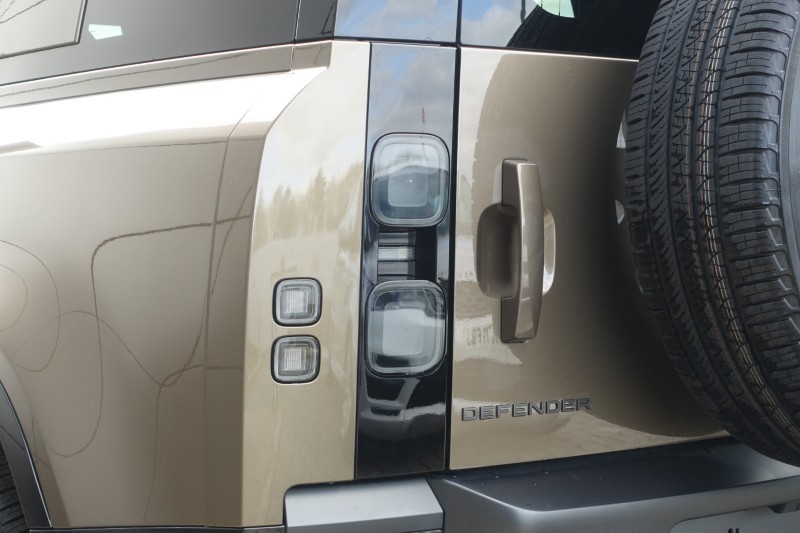  LAND ROVER DEFENDER 3.0 D350 X-Dynamic SE 110 5dr Auto 5305537