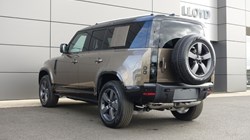 LAND ROVER DEFENDER 3.0 D350 X-Dynamic SE 110 5dr Auto 5305521