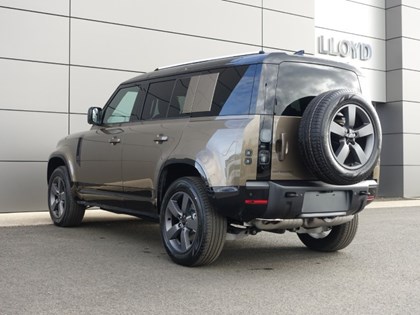 LAND ROVER DEFENDER 3.0 D350 X-Dynamic SE 110 5dr Auto