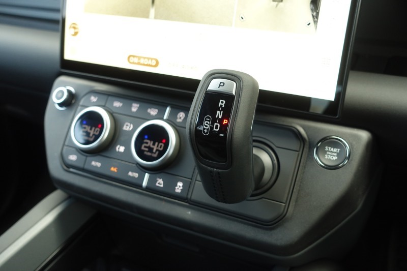  LAND ROVER DEFENDER 3.0 D350 X-Dynamic HSE 110 5dr Auto 5305304